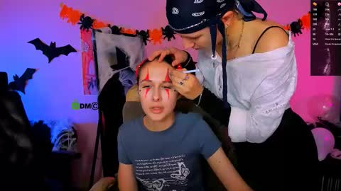 Snapshot of mona_cloud chatting on 23, 10, 2025 Mona  online show from 23, 10, 2025