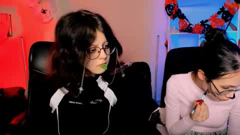 Snapshot of mona_cloud chatting on 24, 10, 2025 Mona  online show from 24, 10, 2025