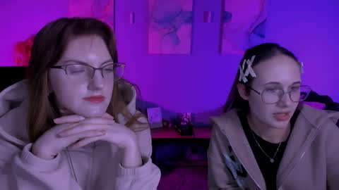 Snapshot of mona_cloud chatting on 5, 4, 2026 Mona online show from 5, 4, 2026