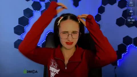 Mona  online show from 13, 5, 2026