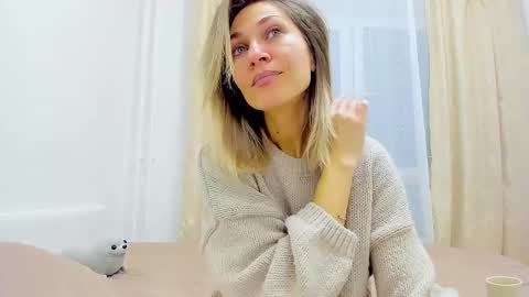 Snapshot of mona_cruz chatting on 9, 12, 2024 Mona online show from 9, 12, 2024
