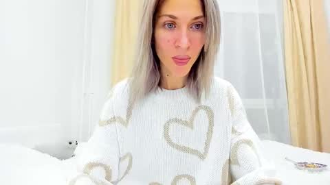 Snapshot of mona_cruz chatting on 6, 2, 2025 Mona online show from 6, 2, 2025