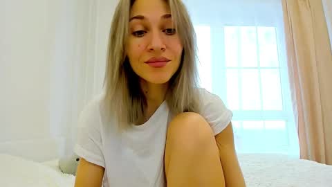Snapshot of mona_cruz chatting on 12, 2, 2025 Mona online show from 12, 2, 2025