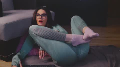 Snapshot of mona_lisss chatting on 18, 1, 2025 Mona Lisss online show from 18, 1, 2025