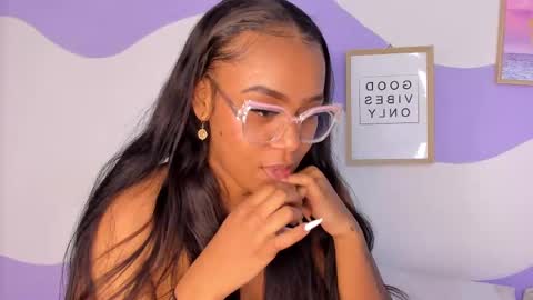 MONAAXXX online show from 26, 2, 2025