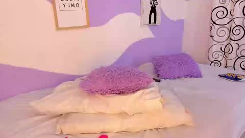 MONAAXXX online show from 28, 2, 2025