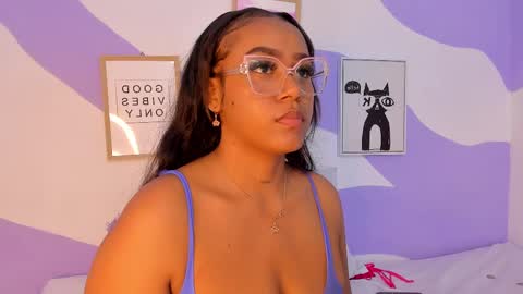 MONAAXXX online show from 5, 3, 2025