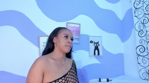 MONAAXXX online show from 6, 3, 2025