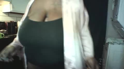 moni_simone online show from 7, 10, 2025