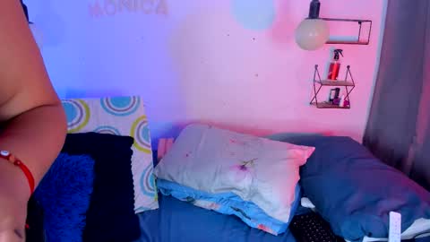 aleja      independent model       online show from 12, 11, 2025