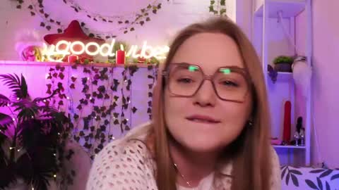 monicaasis online show from 31, 5, 2026