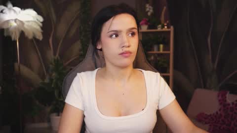monica online show from 16, 5, 2026