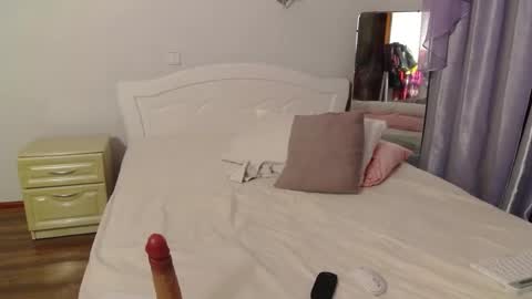 Snapshot of monicaluxxx chatting on 8, 12, 2024 monicaluxxx online show from 8, 12, 2024