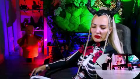 Monika online show from 31, 10, 2025