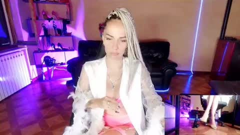 Snapshot of monicamaxwell2 chatting on 1, 7, 2026 Miss Monica online show from 1, 7, 2026