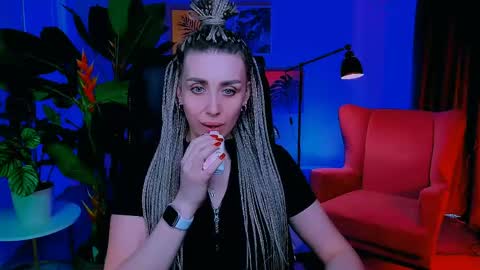 Snapshot of monicariley chatting on 21, 5, 2026 monicariley online show from 21, 5, 2026
