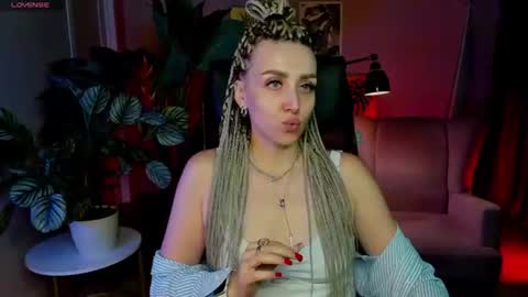 Snapshot of monicariley chatting on 17, 6, 2026 monicariley online show from 17, 6, 2026