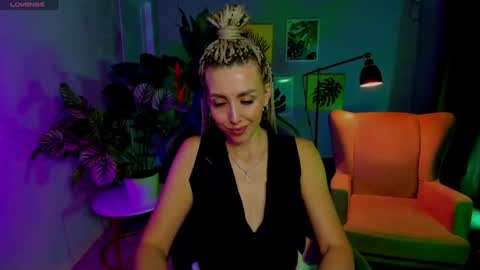 Snapshot of monicariley chatting on 23, 6, 2026 monicariley online show from 23, 6, 2026