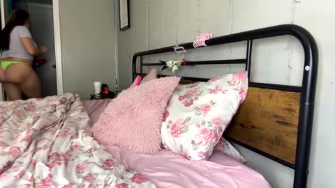 Snapshot of monicav21 chatting on 12, 12, 2024 Monica online show from 12, 12, 2024