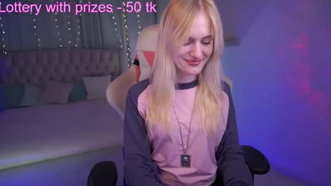 Snapshot of monicavelen chatting on 26, 9, 2025 Monica online show from 26, 9, 2025