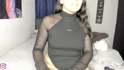 monicawalker2 online show from 13, 5, 2026