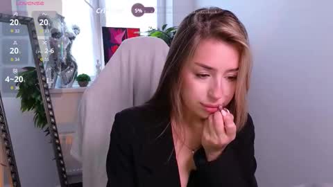 Snapshot of monicaweber_ chatting on 18, 10, 2025 Monica online show from 18, 10, 2025