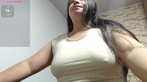 Snapshot of monickhotpri chatting on 28, 5, 2026 monickhotpri online show from 28, 5, 2026