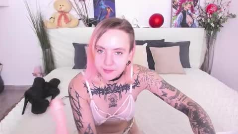 Snapshot of monikalowww chatting on 24, 9, 2025 monikalowww online show from 24, 9, 2025