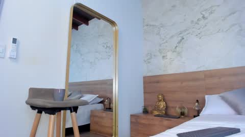 Snapshot of moniquemilff chatting on 12, 1, 2025 Monique  online show from 12, 1, 2025