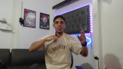 Snapshot of monkey_uchiha77 chatting on 17, 1, 2025 simon dice online show from 17, 1, 2025