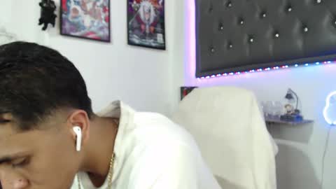 Snapshot of monkey_uchiha77 chatting on 4, 3, 2025 simon dice online show from 4, 3, 2025