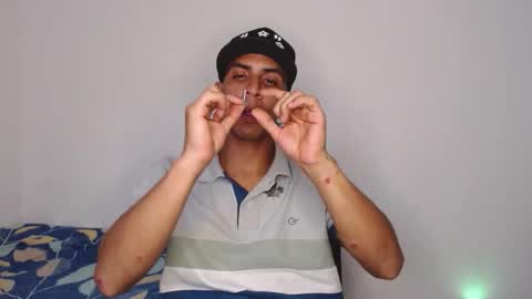 Snapshot of monkey_uchiha77 chatting on 18, 11, 2025 simon dice online show from 18, 11, 2025