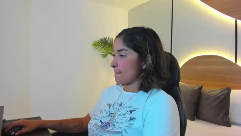 Snapshot of monserrat_blanco chatting on 30, 9, 2025 M O N S E online show from 30, 9, 2025