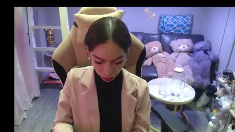 ELYSE A SIMPLE GIRL online show from 5, 6, 2026