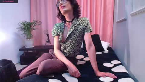 Snapshot of monsterhole91 chatting on 21, 12, 2025 Linda Darling online show from 21, 12, 2025