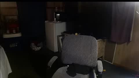 Snapshot of montana6897 chatting on 10, 2, 2025 Kingalby817 online show from 10, 2, 2025