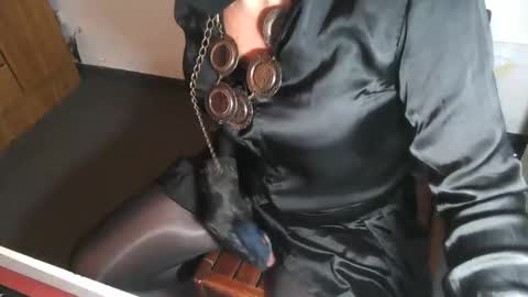 Snapshot of montero81 chatting on 23, 4, 2026 Sabrina online show from 23, 4, 2026