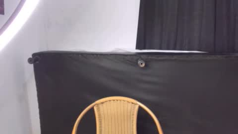 montes_juan online show from 28, 9, 2025