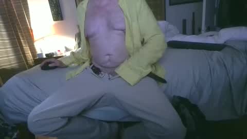 Snapshot of montrealpig chatting on 2, 6, 2026 pervy guy online show from 2, 6, 2026