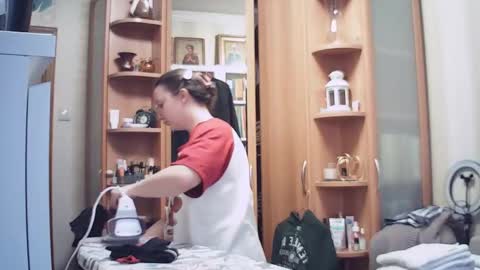 moodiemira online show from 25, 11, 2025