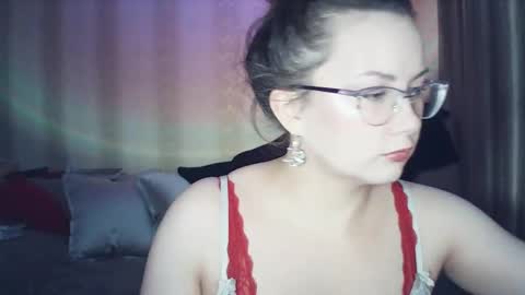 Snapshot of moodiemira chatting on 21, 3, 2026 moodiemira online show from 21, 3, 2026