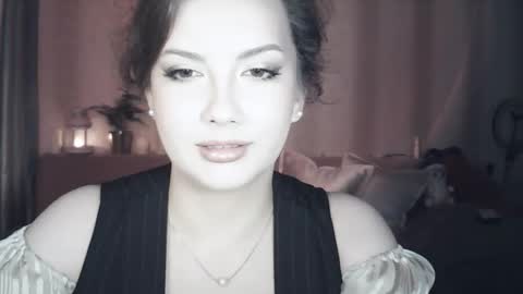 Snapshot of moodiemira chatting on 17, 5, 2026 moodiemira online show from 17, 5, 2026