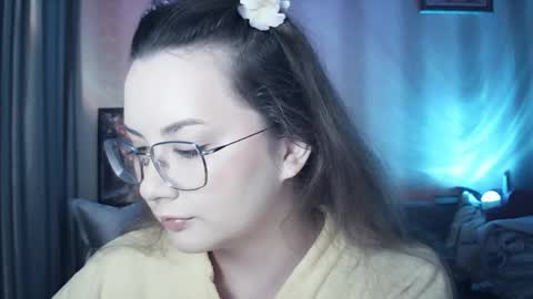 Snapshot of moodiemira chatting on 28, 5, 2026 moodiemira online show from 28, 5, 2026