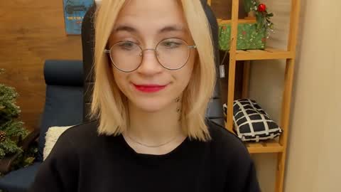 Snapshot of moon13152 chatting on 25, 12, 2024 Katrin online show from 25, 12, 2024