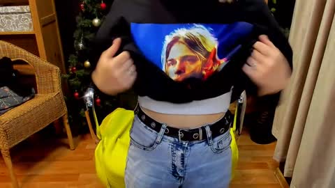 Snapshot of moon13152 chatting on 2, 1, 2025 Katrin online show from 2, 1, 2025