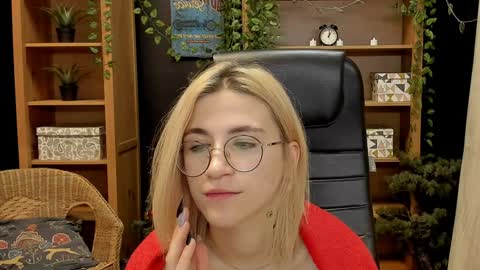 Snapshot of moon13152 chatting on 26, 1, 2025 Katrin online show from 26, 1, 2025