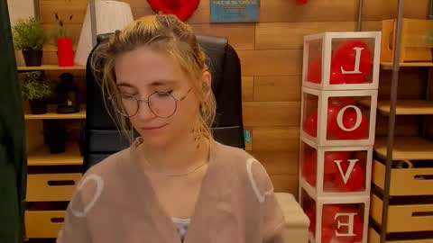 Snapshot of moon13152 chatting on 24, 2, 2025 Katrin online show from 24, 2, 2025