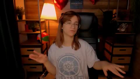 Snapshot of moon13152 chatting on 8, 10, 2025 Katrin online show from 8, 10, 2025