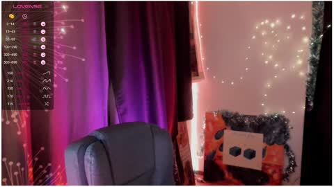 Snapshot of moon__girl chatting on 9, 12, 2024 Roxy online show from 9, 12, 2024