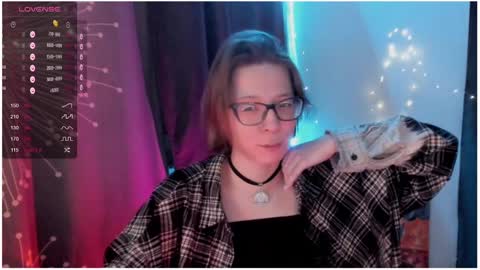 Snapshot of moon__girl chatting on 25, 1, 2025 Roxy online show from 25, 1, 2025